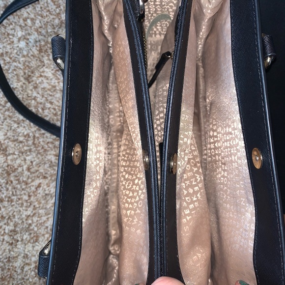 💯 Brand new Kate Spade w/ wallet to match! - Picture 4 of 8